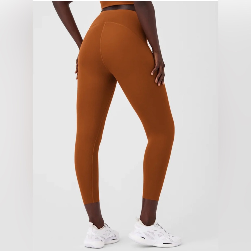 SPANX BOOTY BOOST ACTIVE 7/8 LEGGINGS IN BUTTERSCOTCH